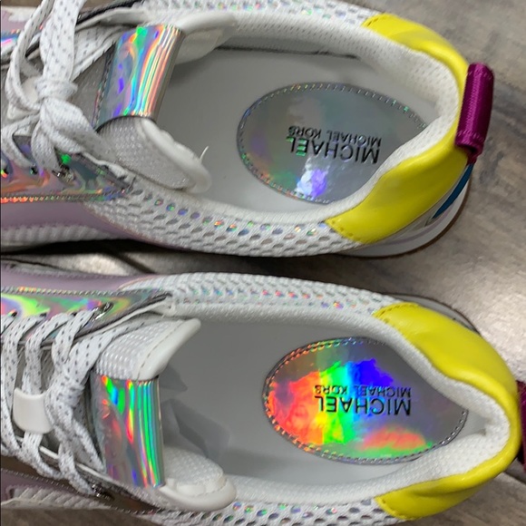 MICHAEL KORS WILMA TRAINER METALLIC PU OPT/SILVER - Picture 14 of 16